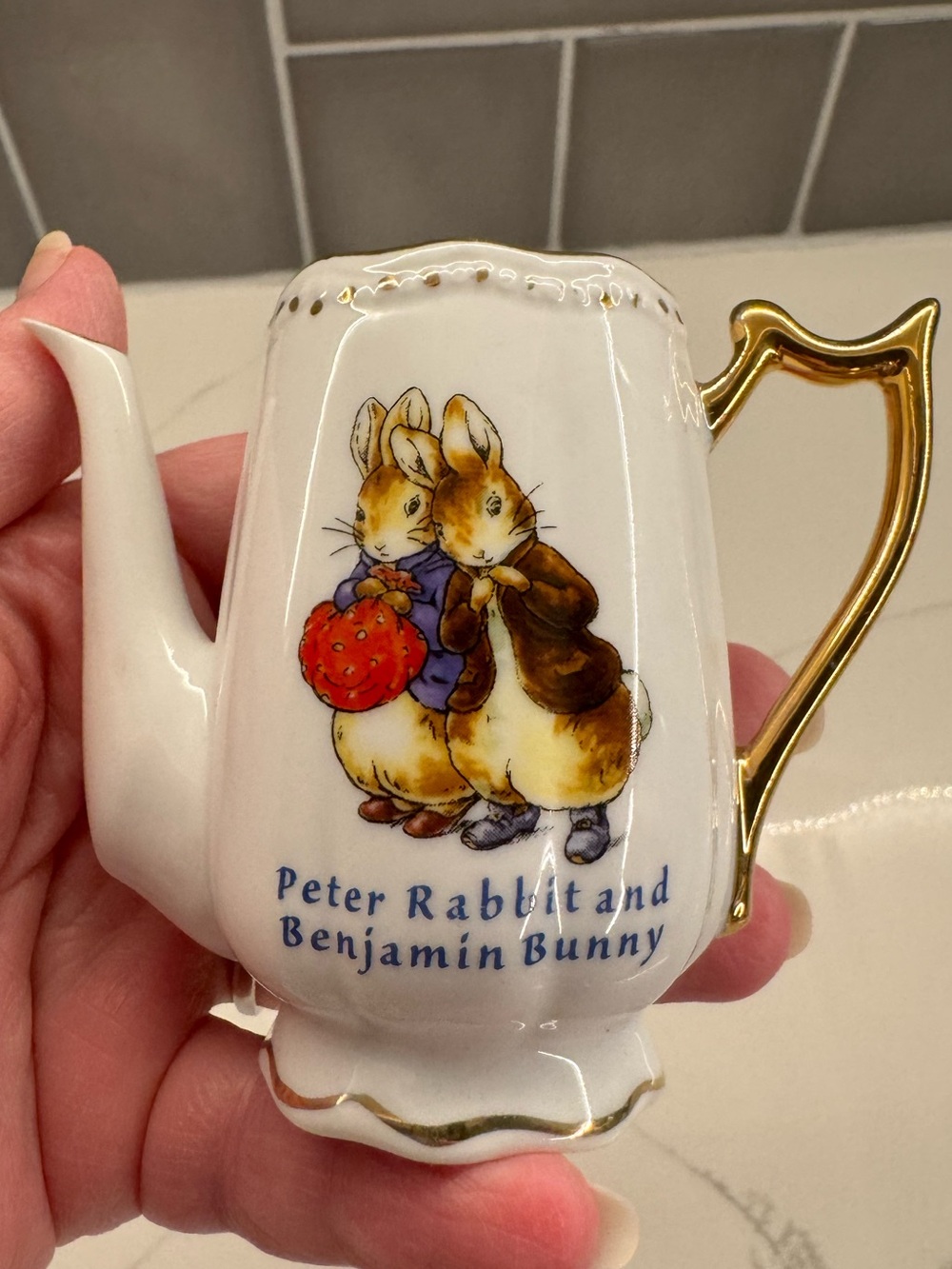 Peter Rabbit & Benjamin Bunny Miniature Tea Set - Picture 3 of 9